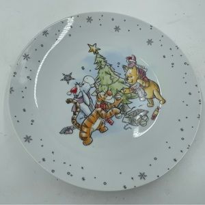 DISNEY Winnie The Pooh Christmas 10.5 in Tigger Piglet Dinner Plate.